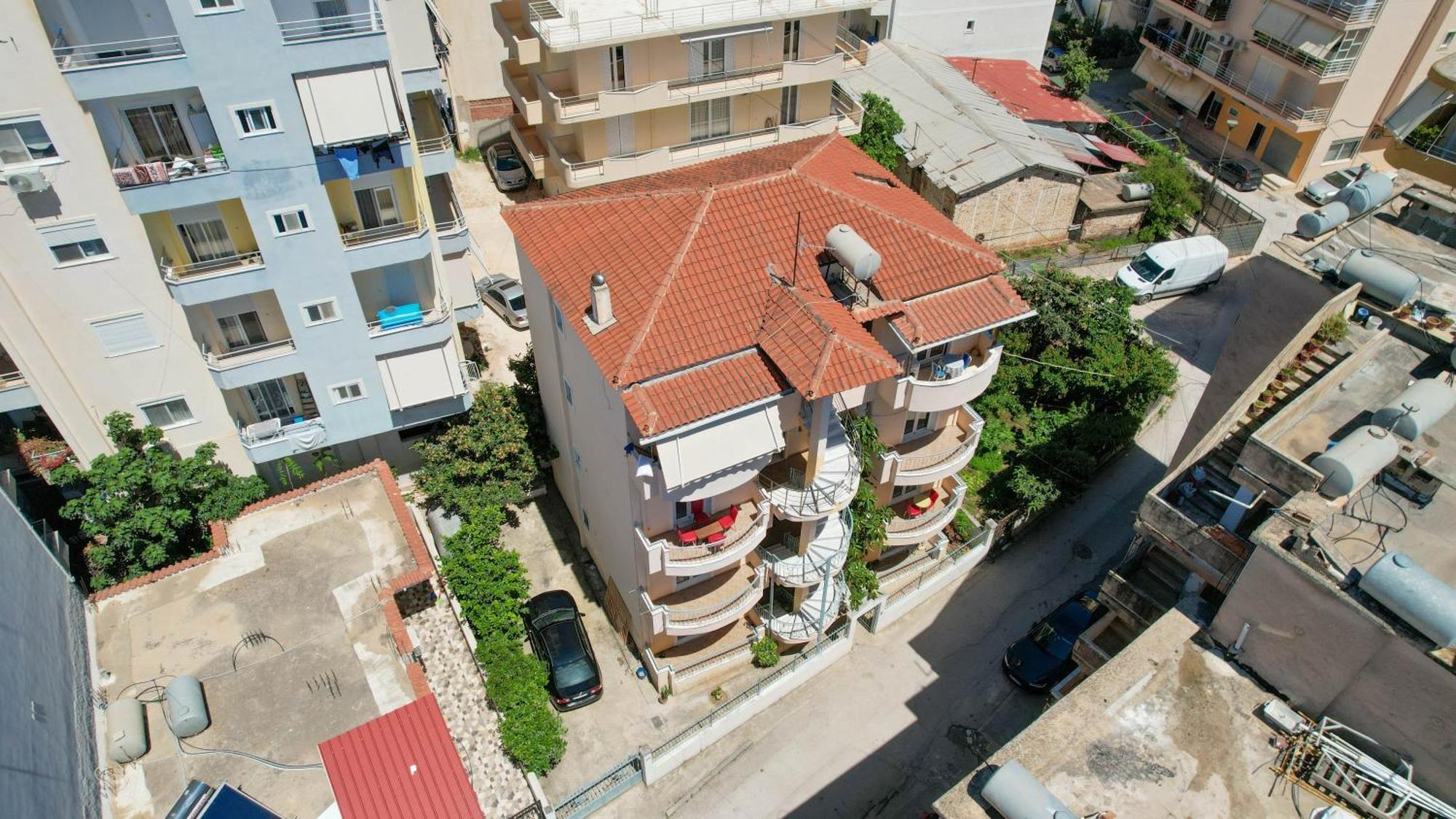 Dana * Sarandë